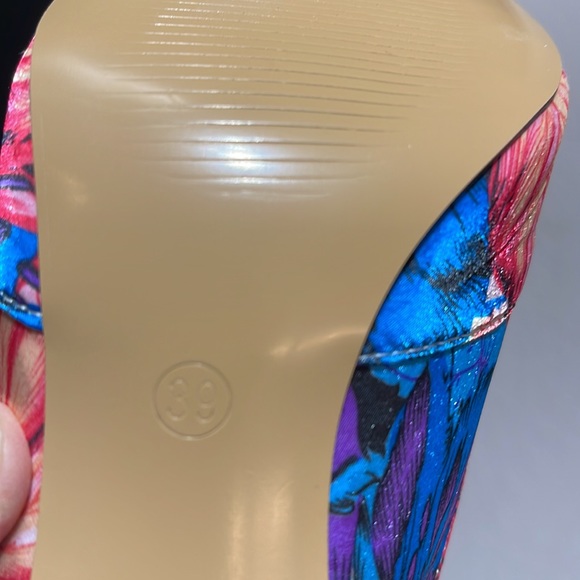 NWOT Shein Pumps with Open Back, new, no tags, tried once.Size 39, Fits Size 7.5 - Picture 4 of 6